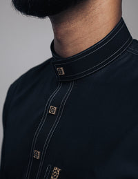 Amaani Royal Kids Saudi Thobe, Black, Saudi collar side view with contrast stitching