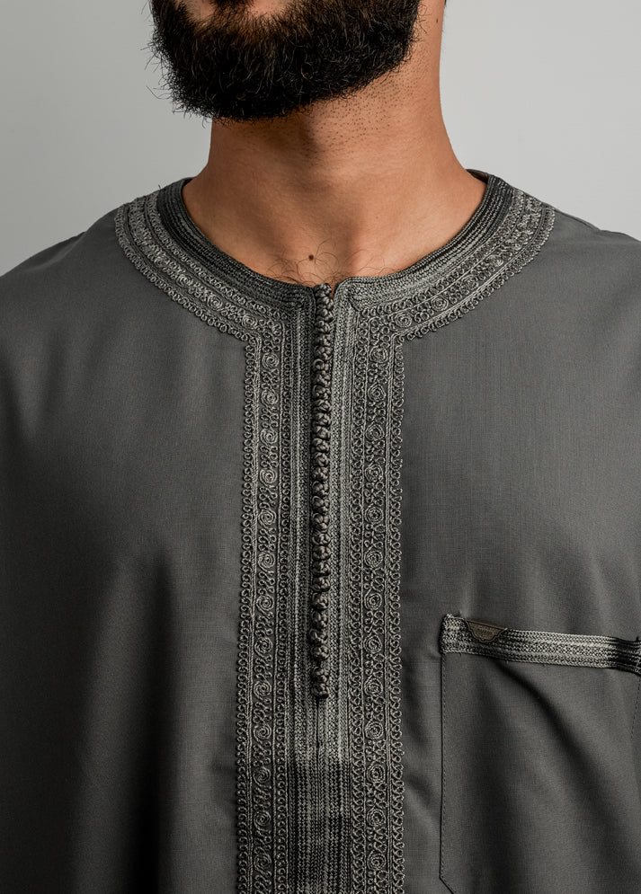 Grey Moroccan thobe, view 4