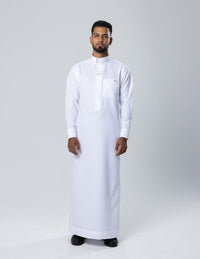 Amaani Asrar Diamond Weave Saudi Thobe, White, model, full length front