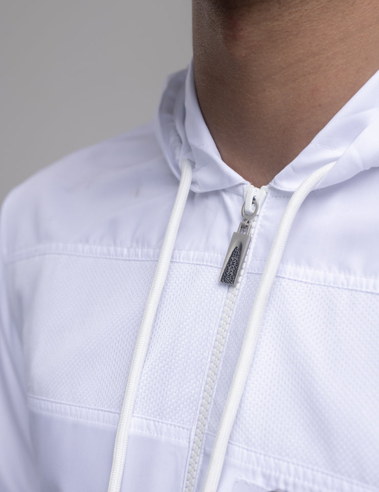 Amaani Drift Short Sleeve Thobe, White, chest panel detail