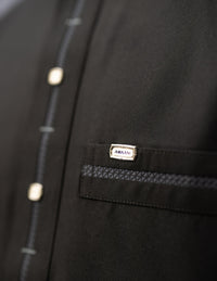 Amaani Eclipse Short Sleeve Thobe, Black, contrast placket trim and chest pocket close up
