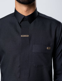 Amaani Fakhama Structured Saudi Thobe, Black, shirt style collar close up