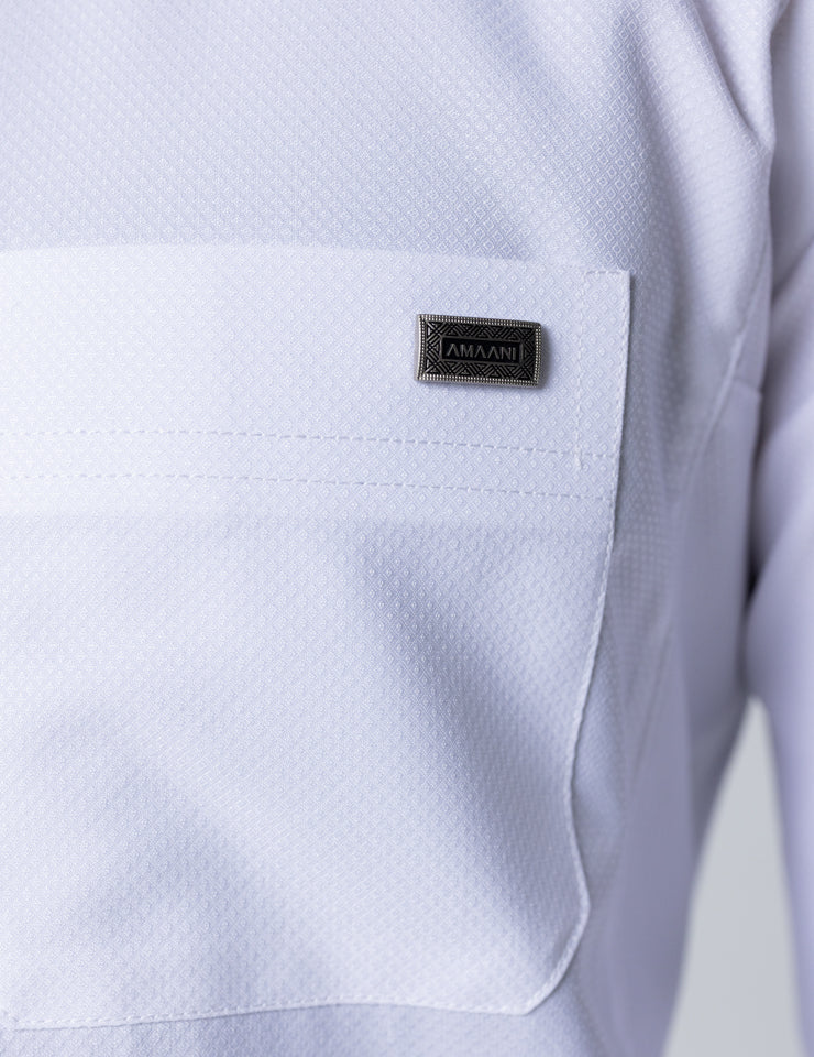 Amaani Fakhama Structured Saudi Thobe, White, placket and signature button detail