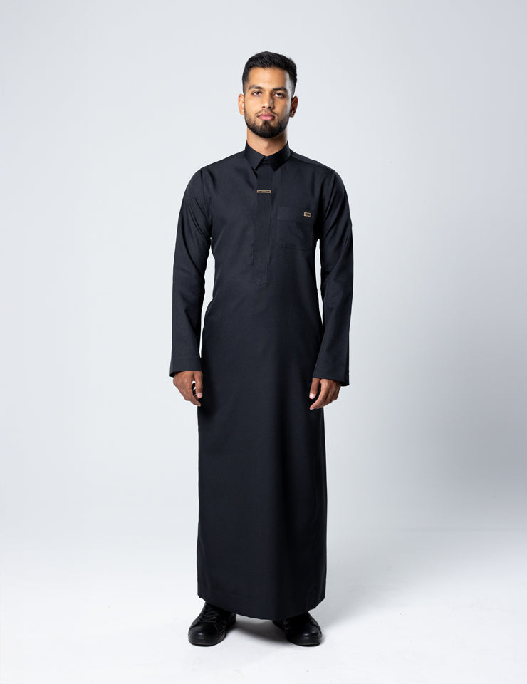 Amaani Fakhama Structured Saudi Thobe, Black, model, full length front