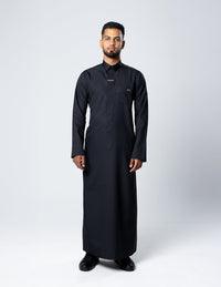 Amaani Fakhama Structured Saudi Thobe, Black, model, full length front