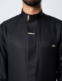 Amaani Nibras Textured Saudi Thobe, Black, half length front with structured collar