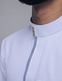 Amaani Noble Saudi Thobe, White, hidden zip placket and top pocket on model