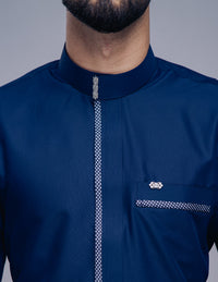 Amaani Noble Saudi Thobe, Navy, patterned placket and top pocket on model