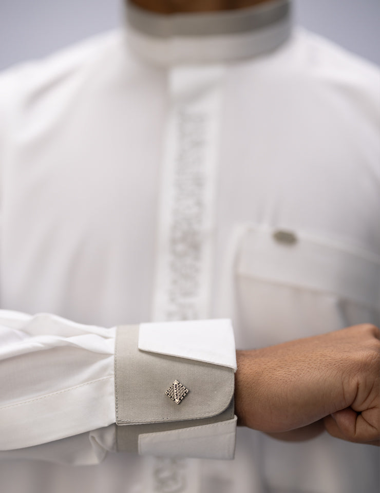 Amaani Noir Calligraphy Thobe, White, cuff with beige contrast detail