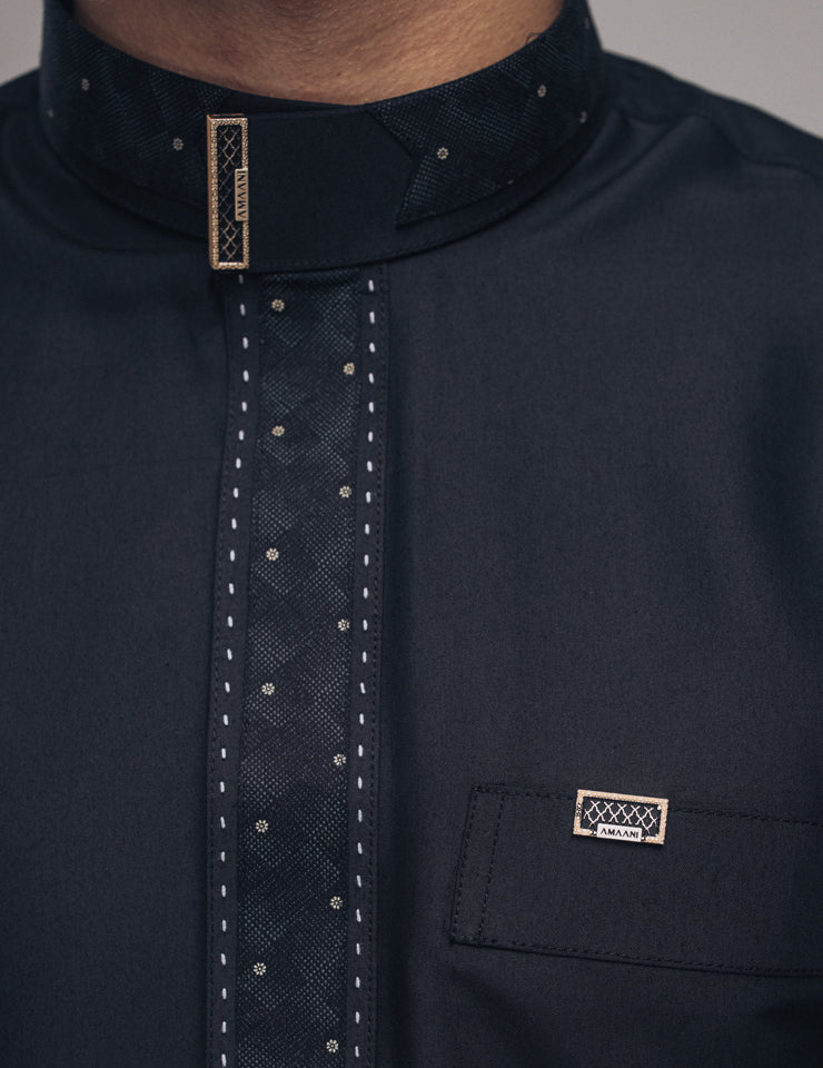 Amaani Onyx Saudi Collar Thobe, Black, collar and placket contrast detail