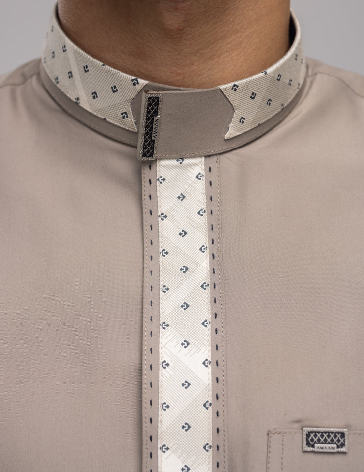 Amaani Onyx Saudi Collar Thobe, Beige, collar and placket contrast detail
