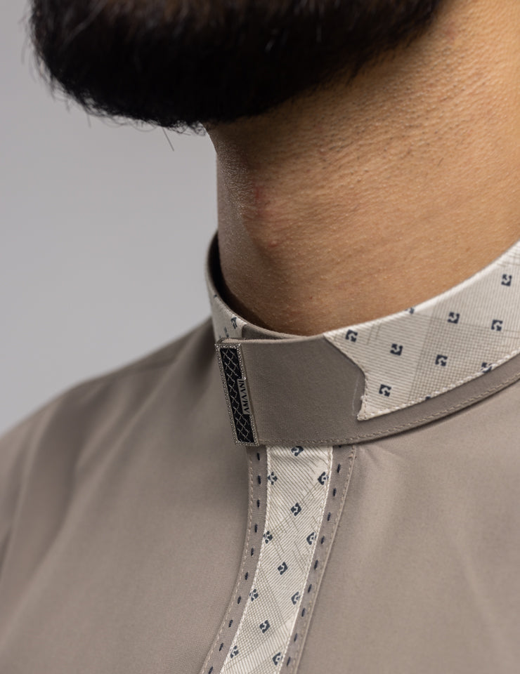 Amaani Onyx Saudi Collar Thobe, Beige, collar detail on model