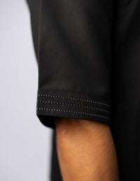 Amaani Silhouette Short Sleeve Thobe, Black, sleeve detailing close up