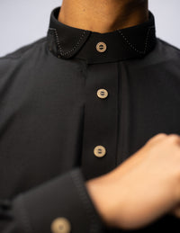 Amaani Spade Mandarin Collar Thobe, Black, mandarin collar and cuff on model