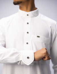 Amaani Spade Mandarin Collar Thobe, White, artisan cuff detail on model