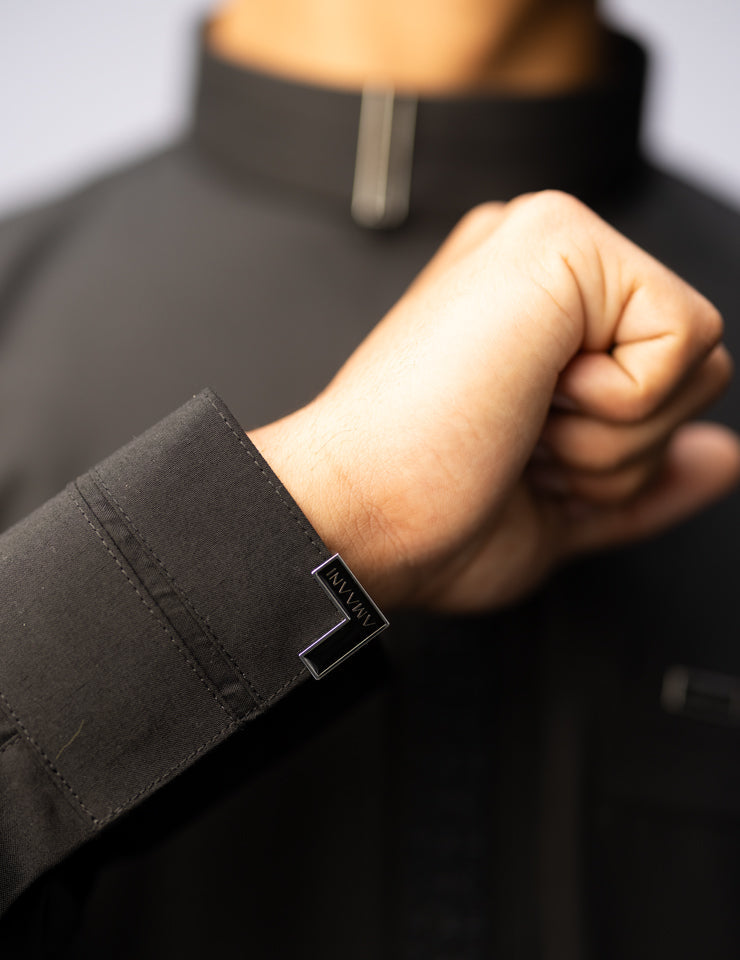 Amaani Sultan Saudi Thobe, Black, cuff and signature button close up