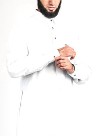 White silver button collared thobe, detail, view 3