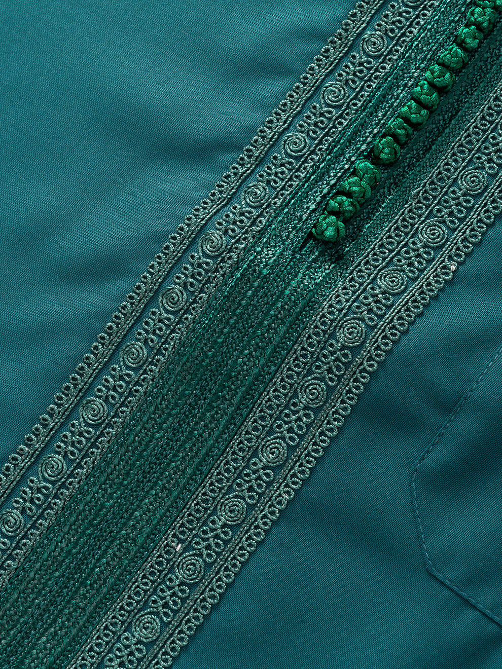 Emerald Green embroidered Moroccan short sleeve thobe, top shot
