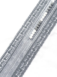 White with Grey embroidered Moroccan short sleeve thobe, detail