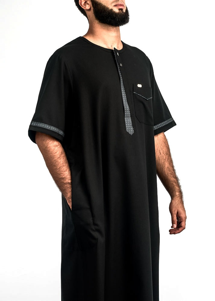 Black short sleeve thobe, view 3