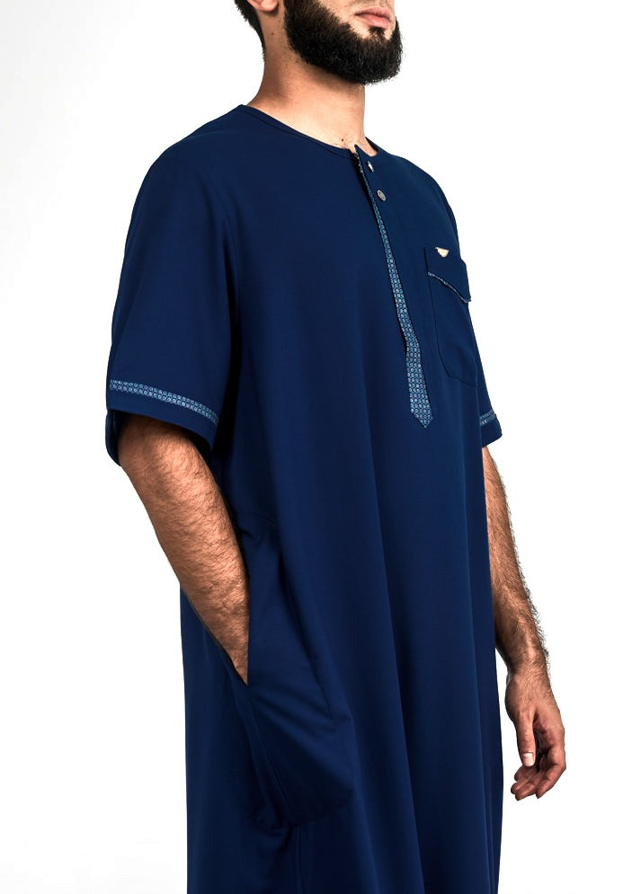 Navy short sleeve thobe, front view